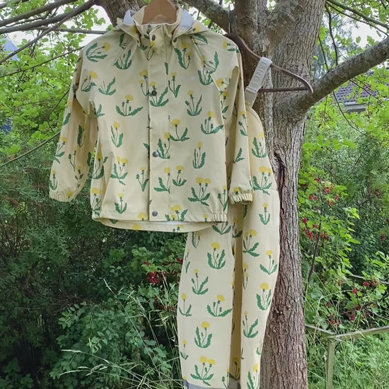 Unlined  Rain Set, Yellow with Dandelion pattern, Product video, Front